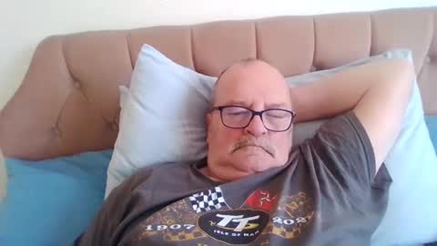 old_fkr online show from December 25, 2024, 9:45 am