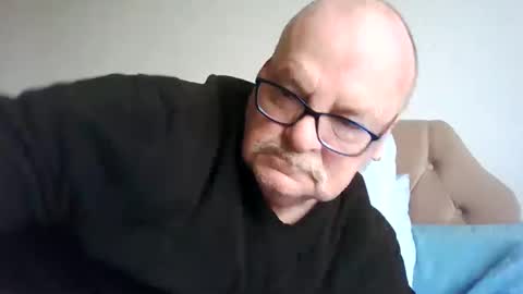 old_fkr online show from January 22, 2025, 9:46 am