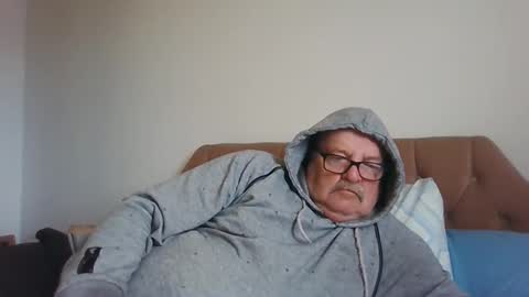 old_fkrr_ online show from November 19, 2025, 10:37 am