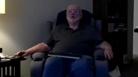 Snapshot of old_guy111 chatting on May 25, 2026, 2:28 am old_guy111 online show from May 25, 2026, 2:28 am