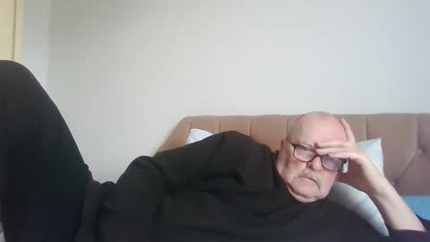 Snapshot of oldfkr69 chatting on February 25, 2026, 10:58 am oldfkr69 online show from February 25, 2026, 10:58 am