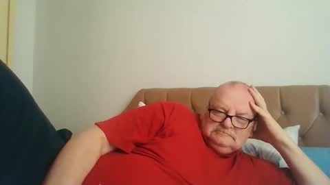 Snapshot of oldfkr69 chatting on March 3, 2026, 4:02 pm oldfkr69 online show from March 3, 2026, 4:02 pm