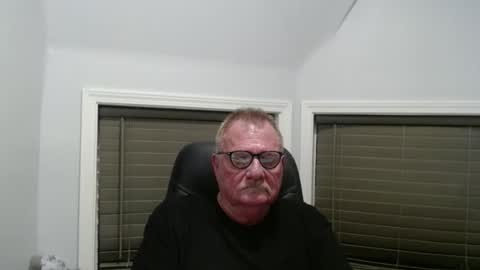 Snapshot of oldguybigd chatting on May 1, 2026, 4:50 am oldguybigd online show from May 1, 2026, 4:50 am