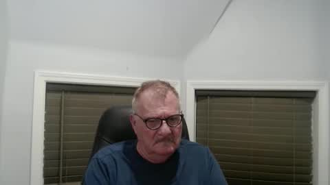 Snapshot of oldguybigd chatting on June 3, 2026, 4:59 am oldguybigd online show from June 3, 2026, 4:59 am