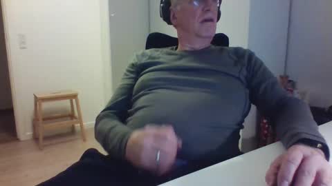 Snapshot of oldth chatting on December 18, 2024, 10:24 pm oldth online show from December 18, 2024, 10:24 pm