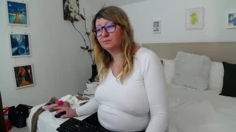 Snapshot of olgapavlova chatting on April 4, 2026, 12:35 pm Olga Pavlova online show from April 4, 2026, 12:35 pm