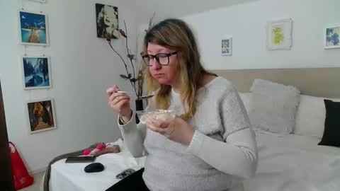 Snapshot of olgapavlova chatting on April 7, 2026, 6:03 am Olga Pavlova online show from April 7, 2026, 6:03 am