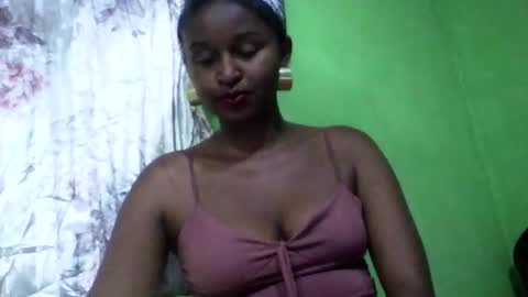 olinah610 online show from October 11, 2025, 4:38 pm