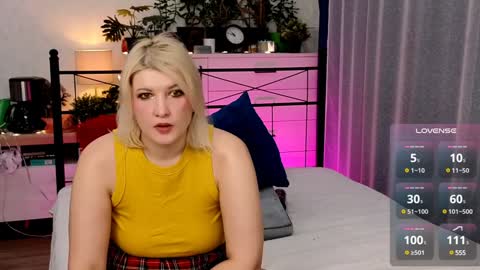 OliSunny Olivia online show from January 14, 2025, 8:41 am