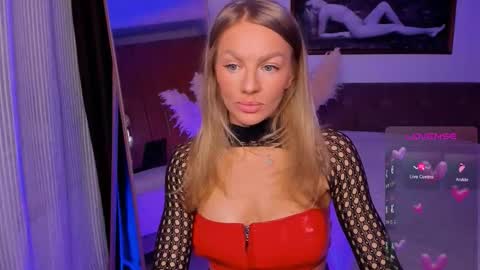 oliva_candy online show from March 11, 2026, 9:32 pm