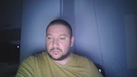 Snapshot of oliver841119 chatting on July 27, 2026, 10:28 pm Oliver84 online show from July 27, 2026, 10:28 pm
