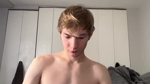 Snapshot of oliver_beck chatting on December 8, 2024, 6:50 pm Oliver Beck online show from December 8, 2024, 6:50 pm