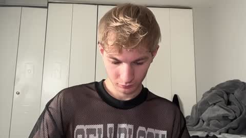 Snapshot of oliver_beck chatting on December 10, 2024, 7:43 pm Oliver Beck online show from December 10, 2024, 7:43 pm