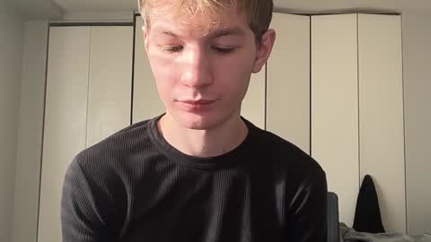 Snapshot of oliver_beck chatting on December 12, 2024, 5:37 pm Oliver Beck online show from December 12, 2024, 5:37 pm