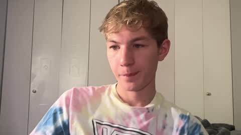 Snapshot of oliver_beck chatting on December 21, 2024, 2:30 am Oliver Beck online show from December 21, 2024, 2:30 am