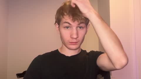 Snapshot of oliver_beck chatting on December 27, 2024, 7:46 pm Oliver Beck online show from December 27, 2024, 7:46 pm