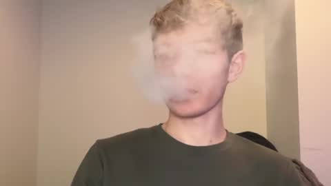 Snapshot of oliver_beck chatting on December 31, 2024, 8:02 pm Oliver Beck online show from December 31, 2024, 8:02 pm