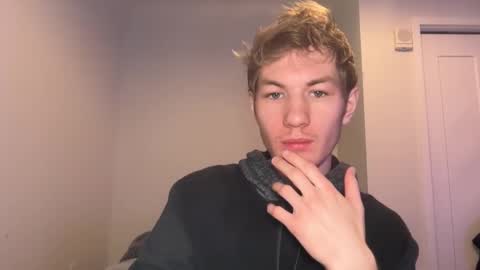 Snapshot of oliver_beck chatting on March 4, 2025, 7:22 pm Oliver Beck online show from March 4, 2025, 7:22 pm