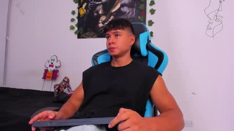 Oliver bray online show from December 24, 2024, 12:44 am