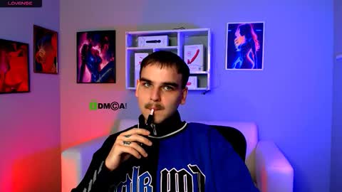 Snapshot of oliver_hill_ chatting on November 16, 2025, 10:21 am oliver hill online show from November 16, 2025, 10:21 am