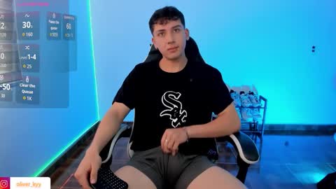 Snapshot of oliver_kyy chatting on September 19, 2025, 6:52 pm oliveeer online show from September 19, 2025, 6:52 pm