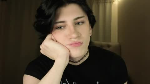 Snapshot of oliver_star_boy chatting on April 18, 2026, 7:58 pm oliver online show from April 18, 2026, 7:58 pm