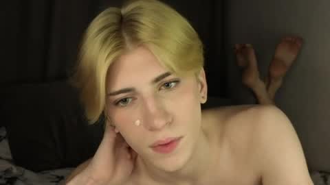 Snapshot of oliver_star_boy chatting on May 8, 2026, 10:59 pm oliver online show from May 8, 2026, 10:59 pm