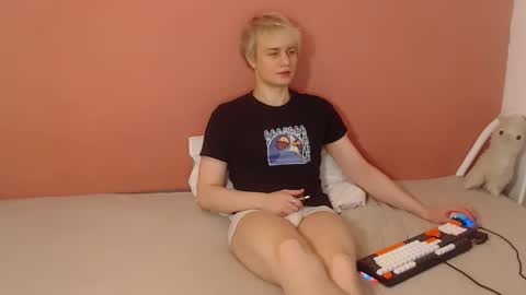 Oliver online show from March 20, 2026, 1:10 am