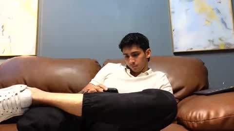 Snapshot of oliverbennet chatting on December 7, 2024, 9:33 pm Oliver bennet online show from December 7, 2024, 9:33 pm