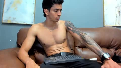 Snapshot of oliverbennet chatting on December 10, 2024, 1:00 am Oliver bennet online show from December 10, 2024, 1:00 am