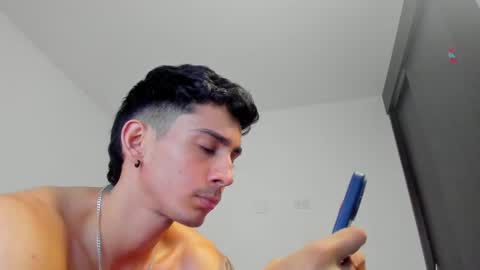 Snapshot of oliverbennet chatting on February 27, 2025, 1:38 am Oliver bennet online show from February 27, 2025, 1:38 am