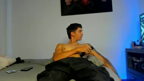 Snapshot of oliverbennet chatting on October 19, 2025, 8:20 pm Oliver bennet online show from October 19, 2025, 8:20 pm