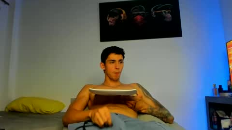 Snapshot of oliverbennet chatting on October 22, 2025, 2:23 am Oliver bennet online show from October 22, 2025, 2:23 am