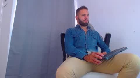 oliver online show from December 10, 2024, 6:28 pm