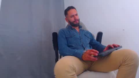 oliver online show from January 17, 2025, 1:36 am