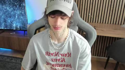 oliverrgroove online show from April 13, 2026, 8:53 am