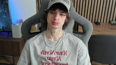 oliverrgroove online show from April 21, 2026, 9:04 am