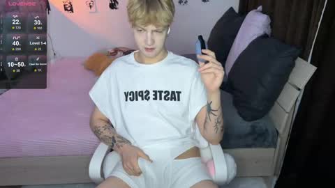 oliver online show from September 13, 2025, 4:40 pm