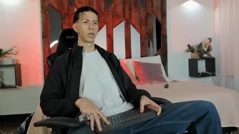 Snapshot of oliverthompson_01 chatting on September 10, 2025, 3:06 am oliverthompson_01 online show from September 10, 2025, 3:06 am