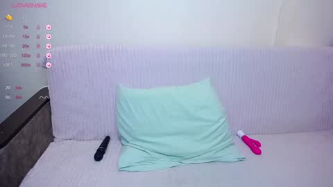 olivia_graceee online show from December 3, 2024, 7:10 am