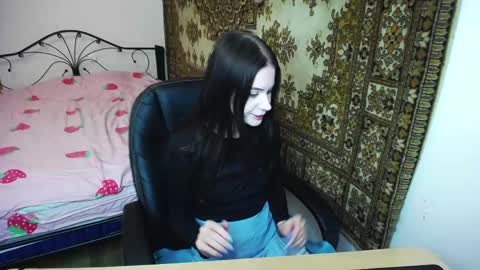 Snapshot of olivia_graceee chatting on May 13, 2026, 8:44 am olivia_graceee online show from May 13, 2026, 8:44 am