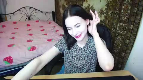 Snapshot of olivia_graceee chatting on May 17, 2026, 10:00 am olivia_graceee online show from May 17, 2026, 10:00 am