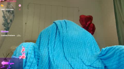Snapshot of olivia_k_ chatting on April 19, 2026, 11:40 pm Olivia Hi guys Follow me online show from April 19, 2026, 11:40 pm