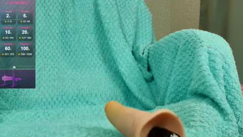 Snapshot of olivia_k_ chatting on May 12, 2026, 11:13 pm Olivia Hi guys Follow me online show from May 12, 2026, 11:13 pm