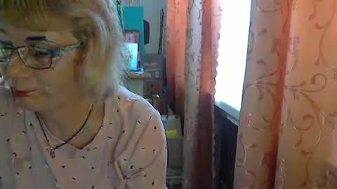 Olivia Mia online show from May 2, 2026, 8:41 am