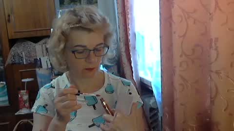 Olivia Mia online show from June 15, 2026, 7:43 am