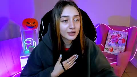 olivia_norton_ online show from October 24, 2025, 1:29 pm