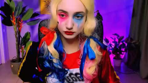 olivia_norton_ online show from October 31, 2025, 3:02 pm