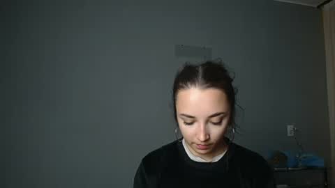 Olivia online show from September 18, 2025, 3:14 pm