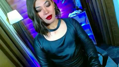 Miss OLIVIA online show from May 13, 2026, 5:27 am